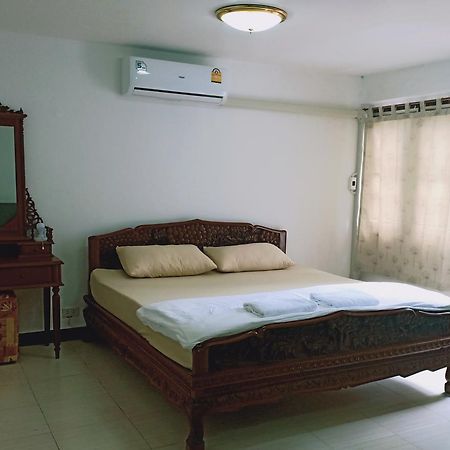 Taina'S Home Sukhumvit Bangkok Exterior photo